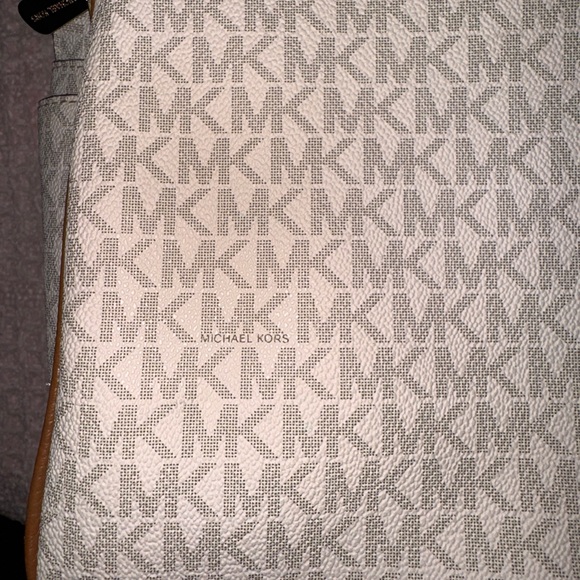 Michael Kors Large Abbey Backpack Vanilla/Acorn - Picture 1 of 5